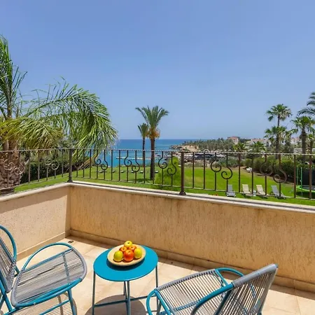 Villa Sunnyvillas: 4br Seafront Villa*private Pool*bw44 *